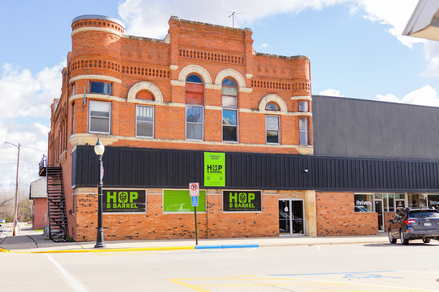 Hop & Barrel Brewing Spring Valley opens on November 20, 2021 • Photo Courtesy Hop & Barrel Brewing Company